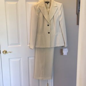 2-piece thin pin-stripe pantsuit